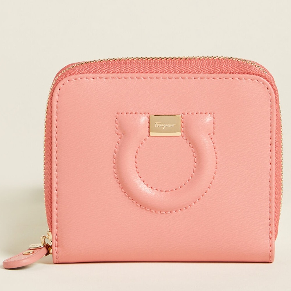 🆕SALVATORE FERRAGAMO | Zip-Around City Wallet